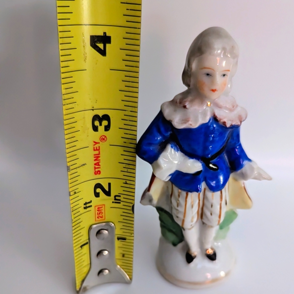 Porcelain Figurine 1940s Occupied Japan 4"